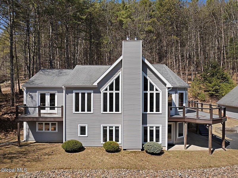 5th image of 2859 N Shore Road