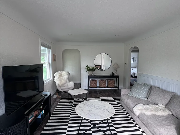 506 Chippewa St — Photo 2