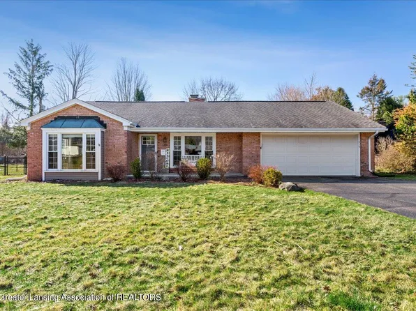 314 S Circle Dr, Williamston, MI 48895