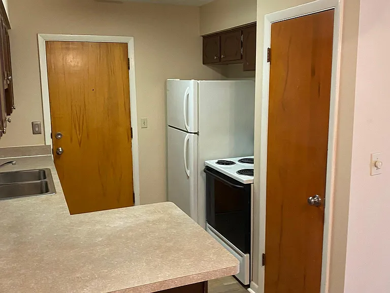 2731 Brownsboro Rd #7 — Photo 3