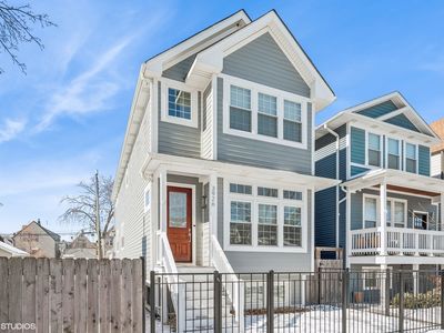 3926 N Sacramento Ave, Chicago, IL, 60618