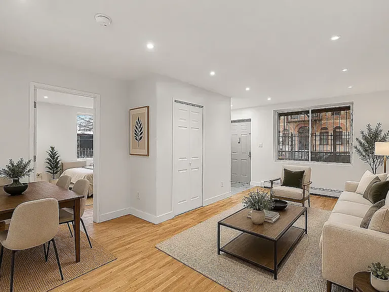 385 Vernon Ave #1B — Photo 2