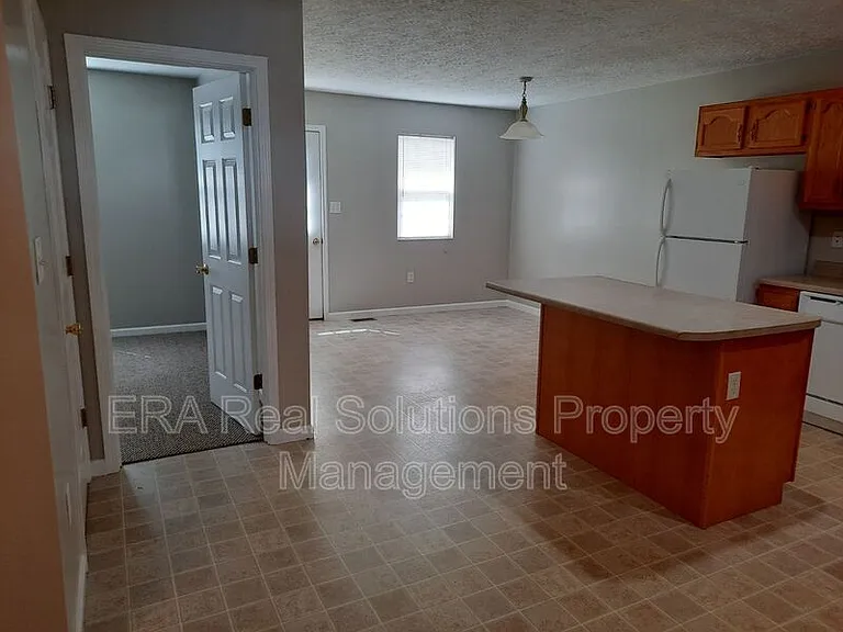 1056 N West St — Photo 4