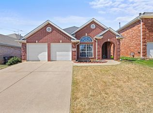 12829 Conifer Ln, Euless, TX 76040