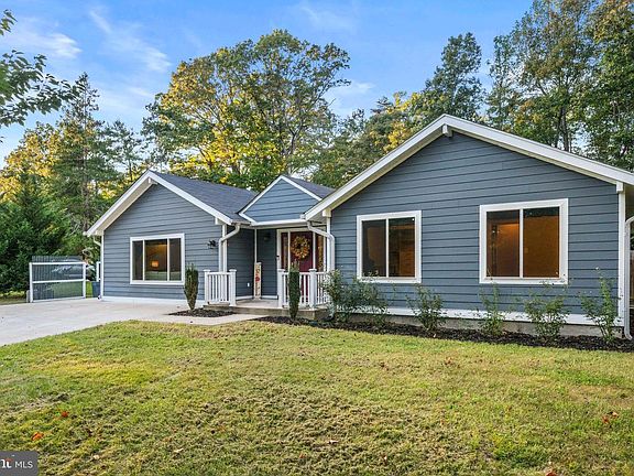 3rd image of 10402 Hollyoak Pl