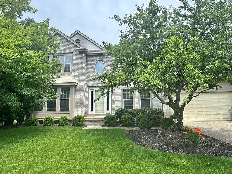 5698 Grantham Ln — Photo 1