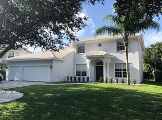 572 Cocoplum Dr E, Jupiter, FL 33458