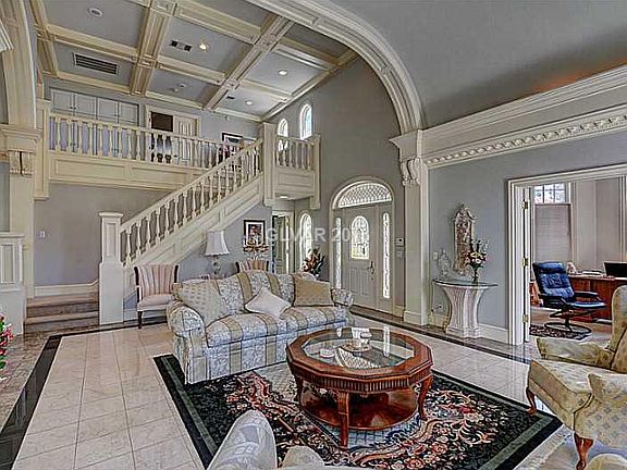 4th image of 1721 Oval Cir