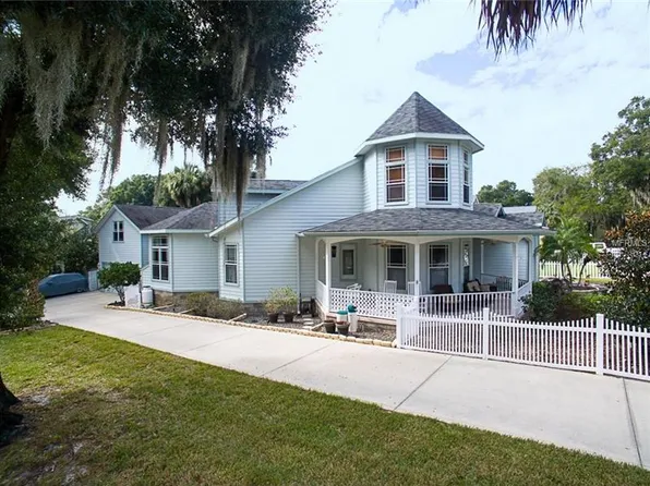 650 E 3rd Ave, Mount Dora, FL 32757