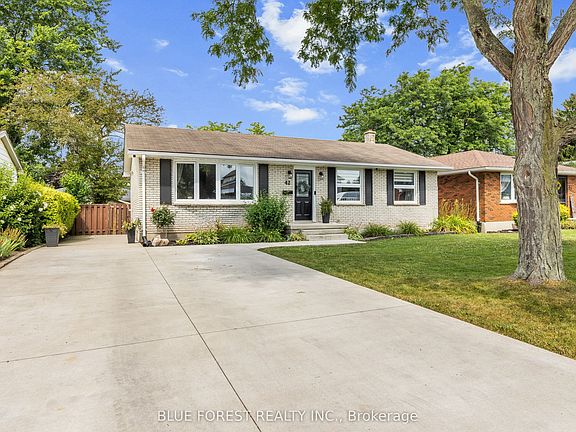 2nd image of 42 Dunwich Dr