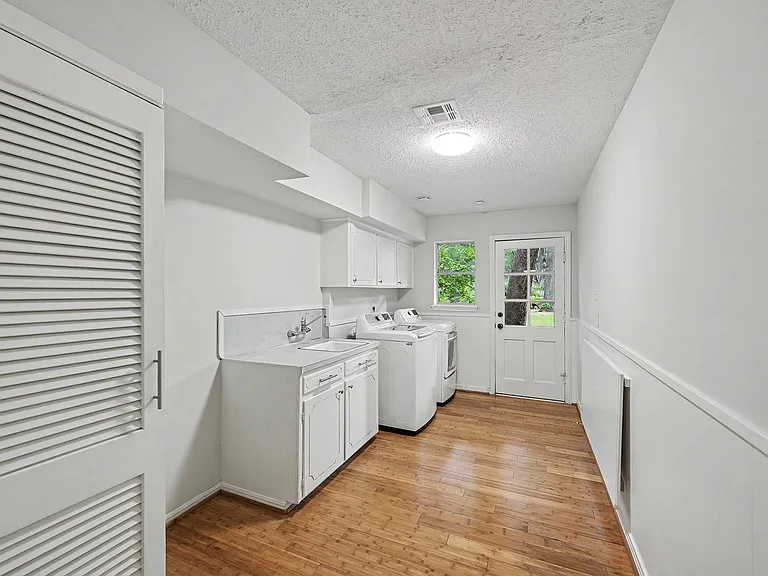 10811 Hunters Forest Dr — Photo 14