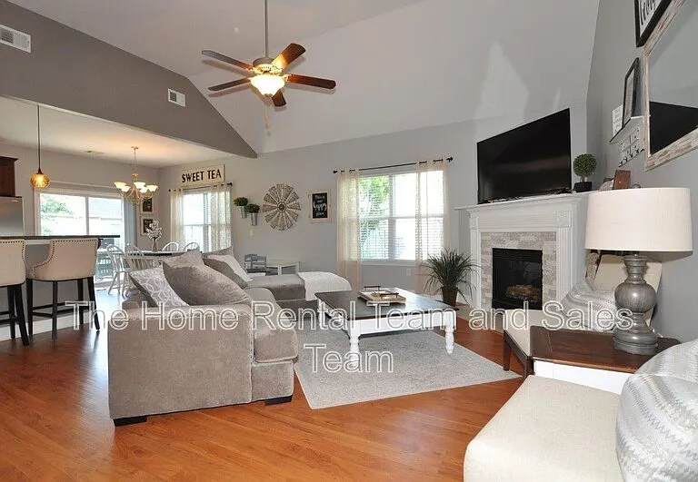 156 Cottonham Ct — Photo 6