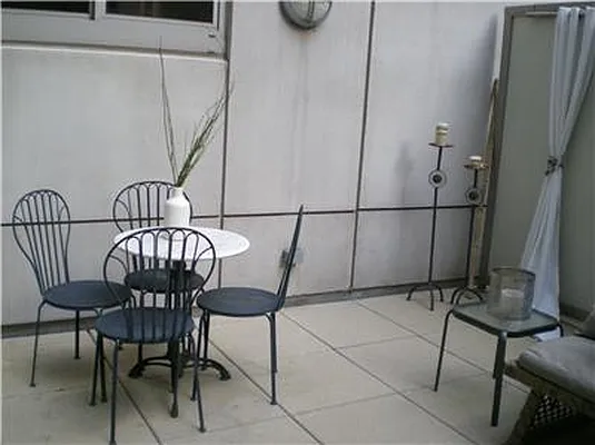 Sold by R New York | media 12