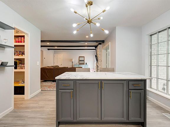 5th image of 709 Timber Ridge Rd