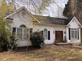 402 Butler St, Pilot Mountain, NC 27041