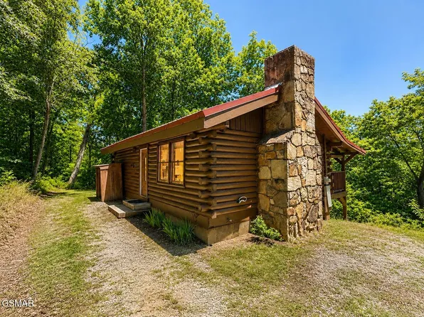 874 & 878 Boone Acres Ln, Pigeon Forge, TN 37863