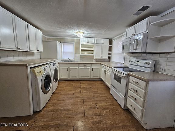 5th image of 125 Dexter Dr