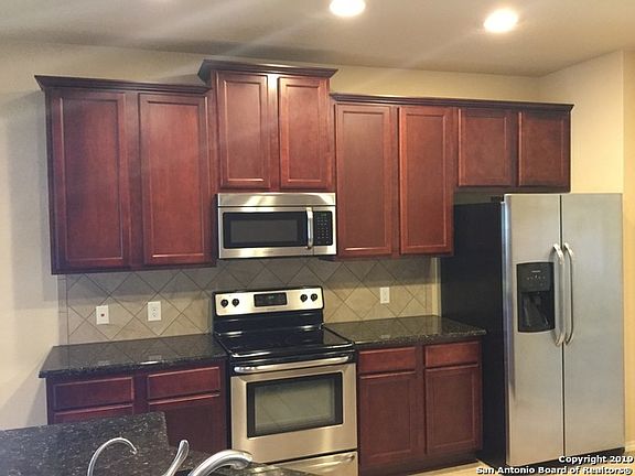 5th image of 8230 Recio Oak