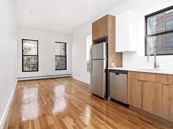 579 E 168th St, Bronx, NY 10456