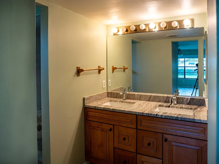 3617 SW Margela St — Photo 8