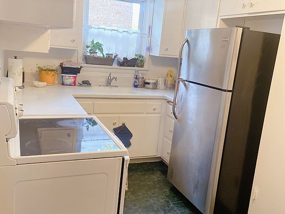 4th image of 2203 Central St Unit 2