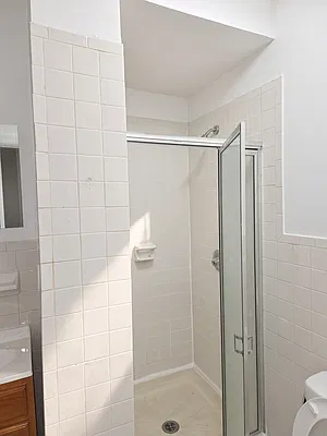 Bathroom, photo 1