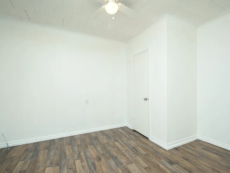 449 W Main St — Photo 5