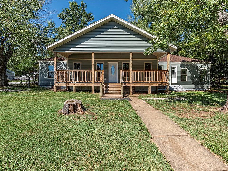 1st image of 108 Phillips Ave