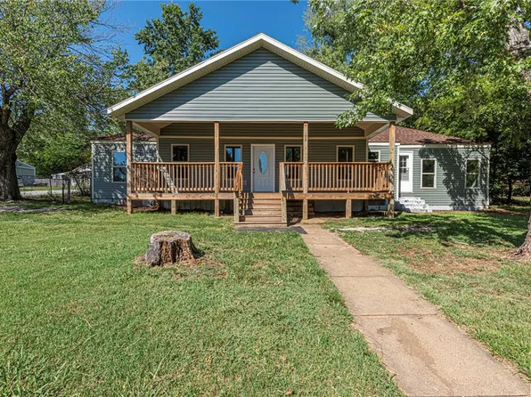 108 Phillips Ave, Huntsville, AR 72740