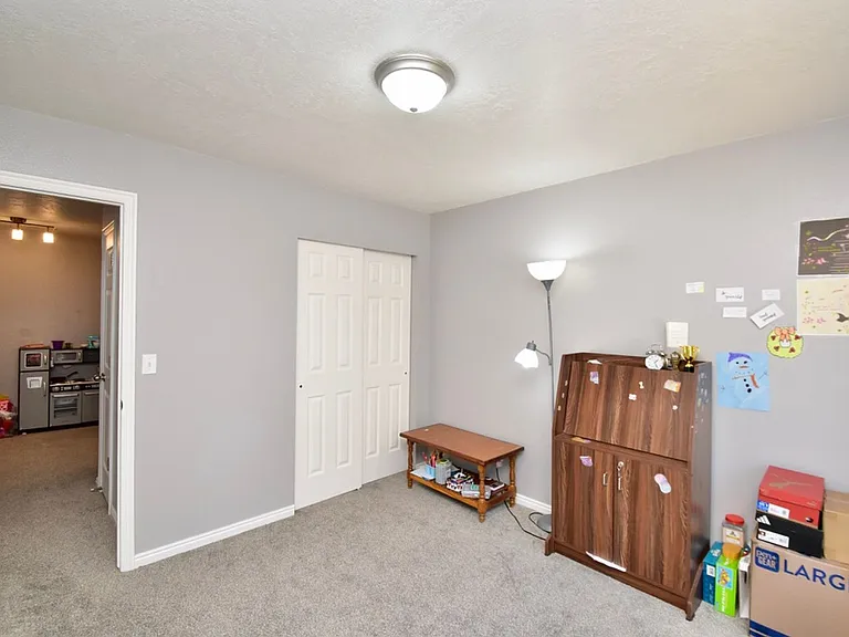1555 Wynview Ln — Photo 21