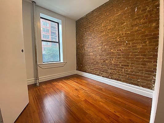 2nd image of 119 E 96th St APT 7