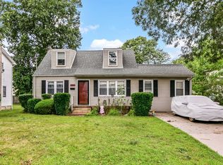 93 Trouville Rd, Copiague, NY 11726