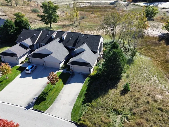 1670 E Harbour Towne Cir, Muskegon, MI 49441