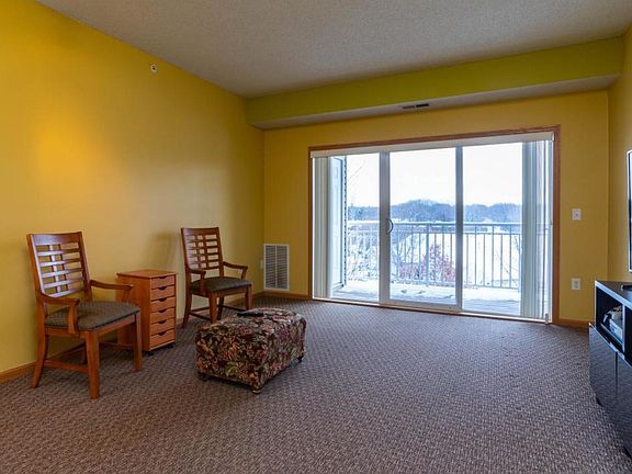 4th image of 2231 Penn Pl APT 319