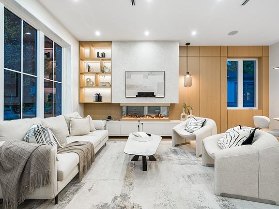 4th image of 2078 W 57th Ave