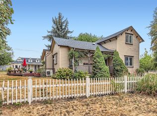 241 E Market St, Carlton, OR 97111