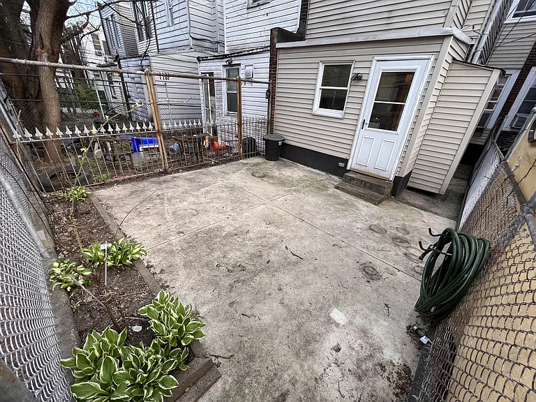 1931 E Wensley St — Photo 20