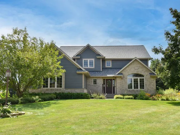 N66W35950 Farmstead Court, Oconomowoc, WI 53066