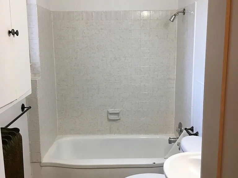 2501 W State St #1 — Photo 8