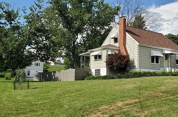 5th image of 2804 Richard Ave NE