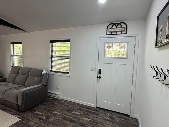 3rd image of 117 Andiron Way