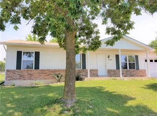 2258 Columbus Cir, Warrenton, MO 63383