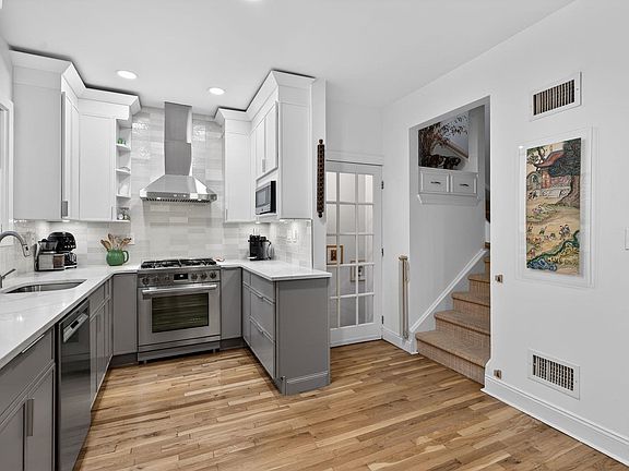 4th image of 504 1st St