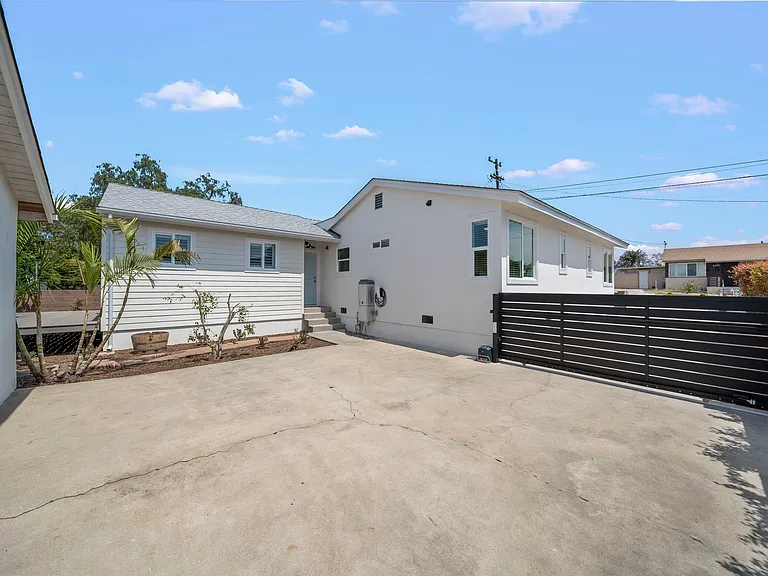 6364 Osler St — Photo 34
