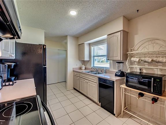 3rd image of 1412 SE 12th St