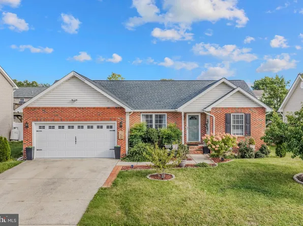 158 Reagan Dr, Inwood, WV 25428
