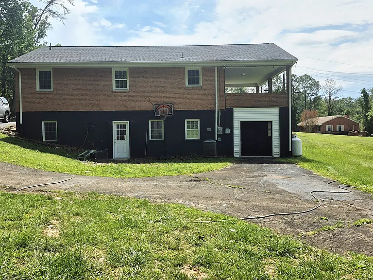 200 Wellview Dr — Photo 31