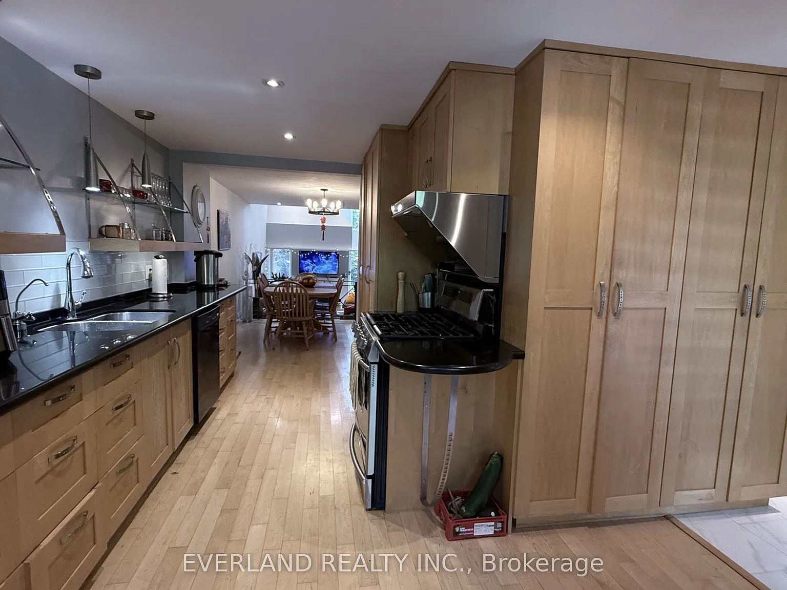 4 bed, $7,600 — Photo 4