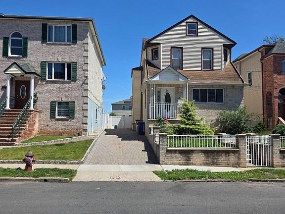 2nd image of 929 Adams Ave