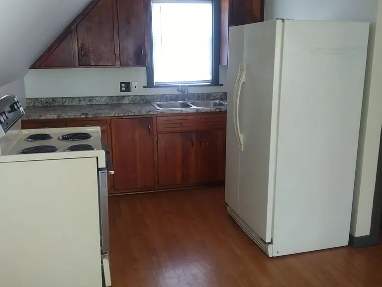 425 E Main St #2 — Photo 4
